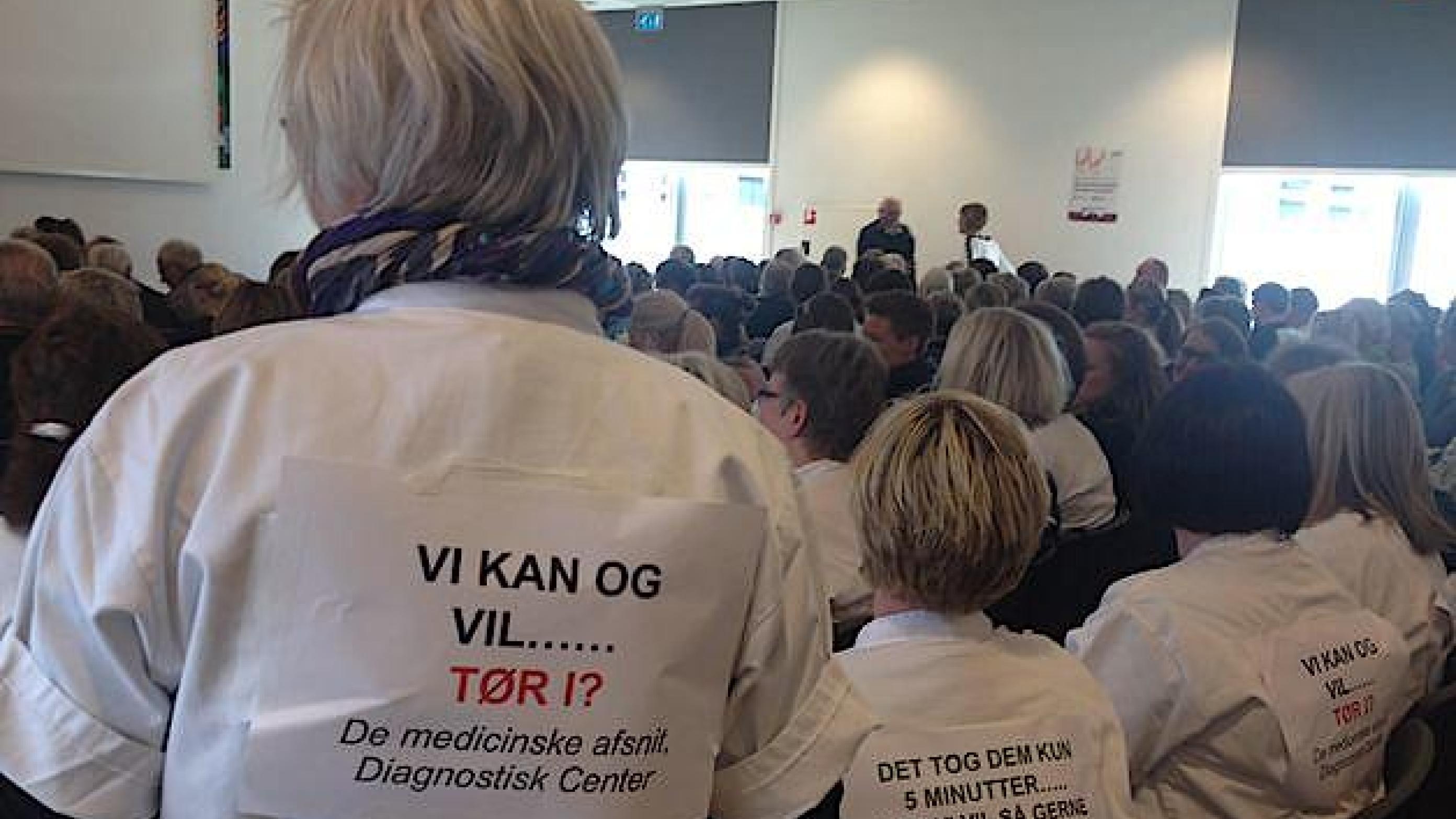 Borgermødet i Silkeborg i går om Region Midtjyllands sparekatalog trak flere hundrede til huse. Foto: Kurt Balle Jensen.