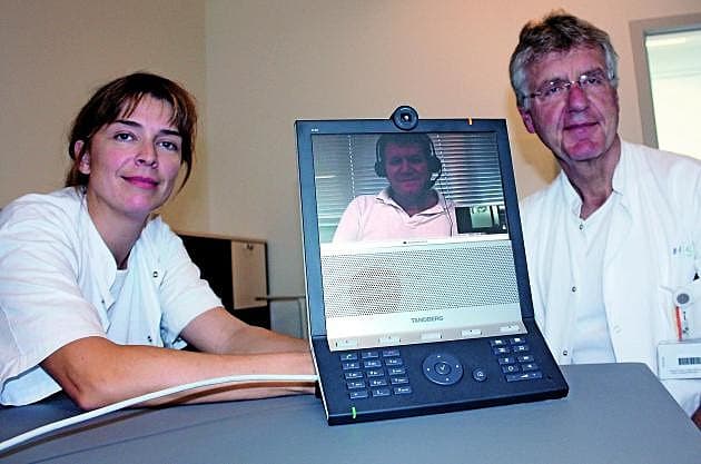 Marie Nørredam, nyvalgt formand for Dansk Selskab for Indvandrersundhed (SIS). Her sammen med overlæge Helge Kjersem på Indvandrermedicinsk Klinik i Hvidovre.