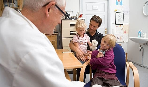 Alvorlige sygdomsforløb kan være vanskelige - især når børn er de pårørende. Foto: Colourbox