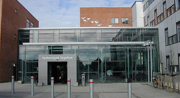 Blandt andet Sydvestjysk Sygehus i Esbjerg har måttet ansætte flere udenlandske læger via rekrutteringsbureuer. Fotto: Region Syddanmark.