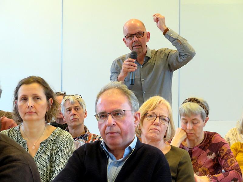 Der var barske spørgsmål fra salen til politikerne. Foto: Vibeke Holm Andersen