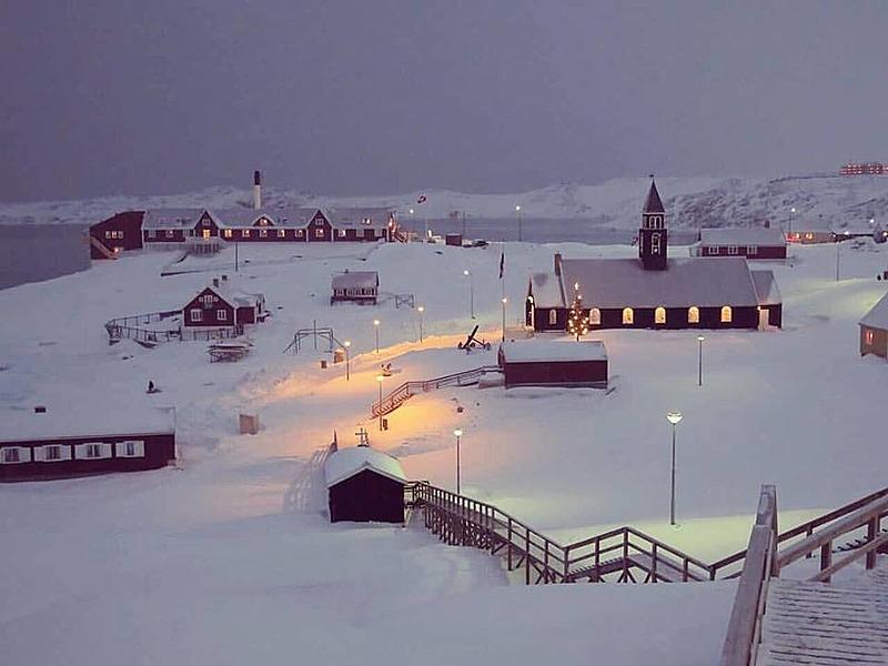 Jens Ole Laursen skrev sin Ph.D. i Grønland og var samtidig ledende regionslæge i Ilulissat. Han arbejdede om aftenen i vinterkulde, 30 graders frost og snestorm. Foto: Jens Ole Laursen.