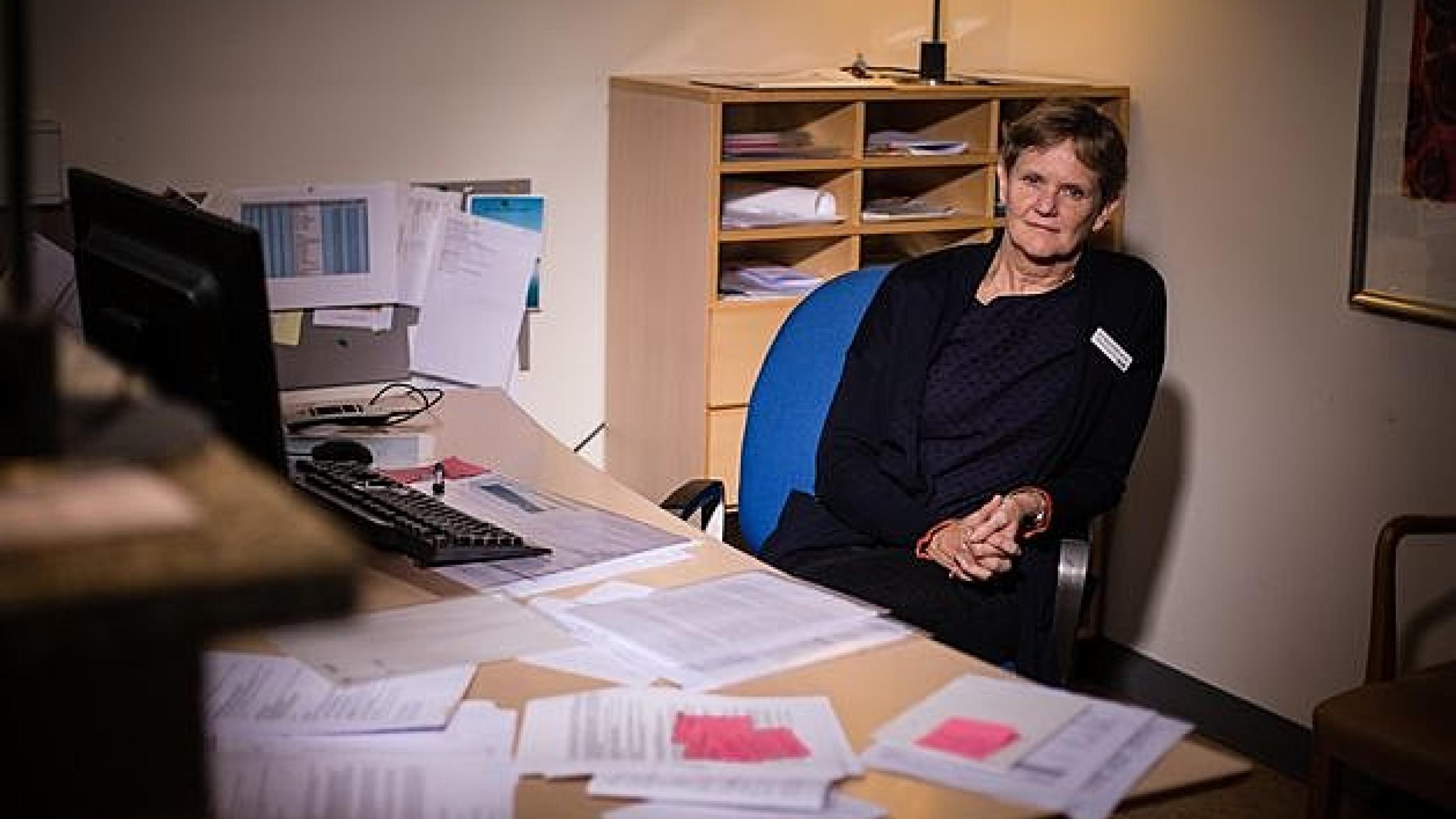 Som ledende overlæge på en onkolgisk afdeling har Anni Ravnsbæk Jensen en udfordring i at skulle interagere med 17 kvalitetsdatabaser, hvoraf nogle af dem kræver manuelle og meget detaljerede indtastninger. Foto: Jesper Balleby.