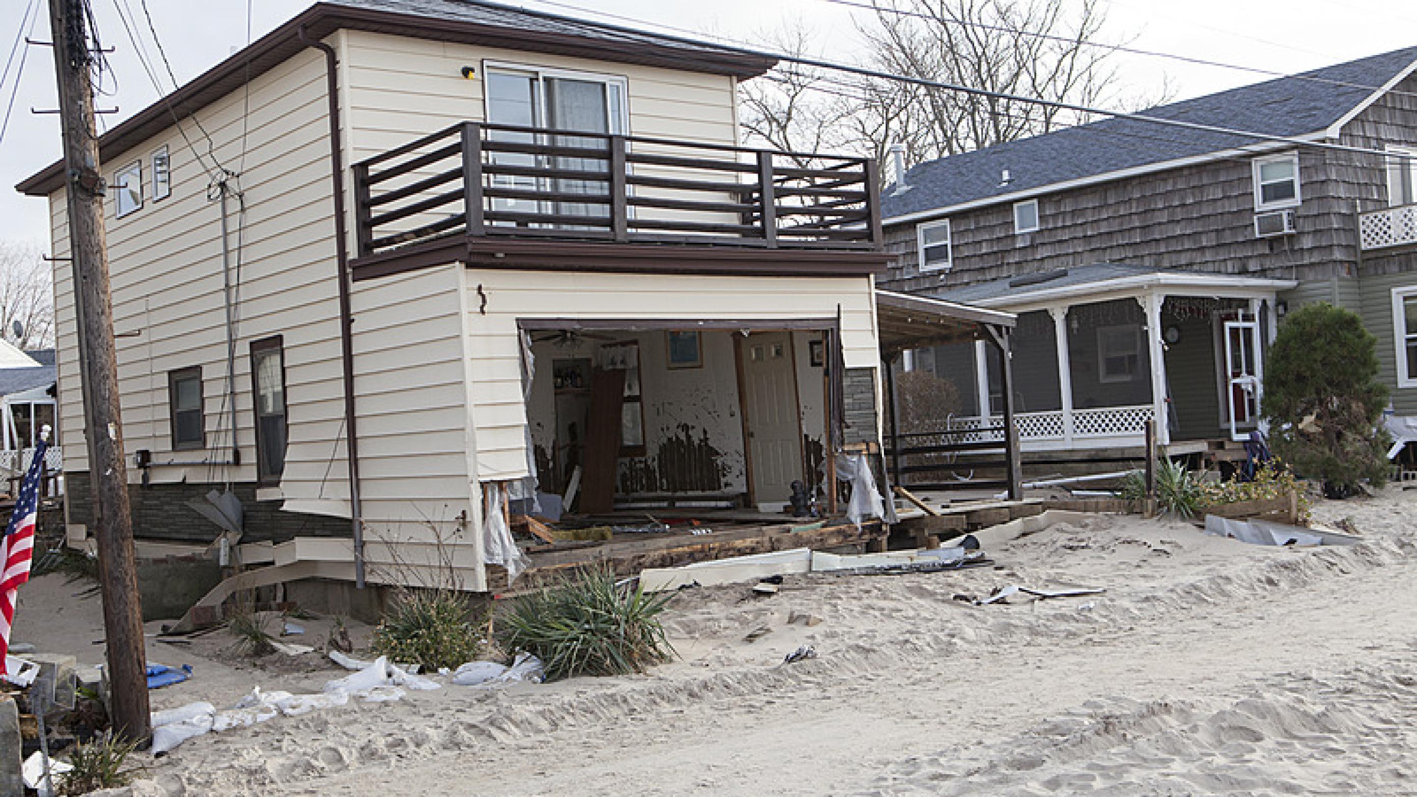  Ødelagte hjem under orkanen Sandy 29.oktober 2012 i New York. Klimaforandringer har konsekvenser for sundhed, advarer læger. Foto: Colourbox. 