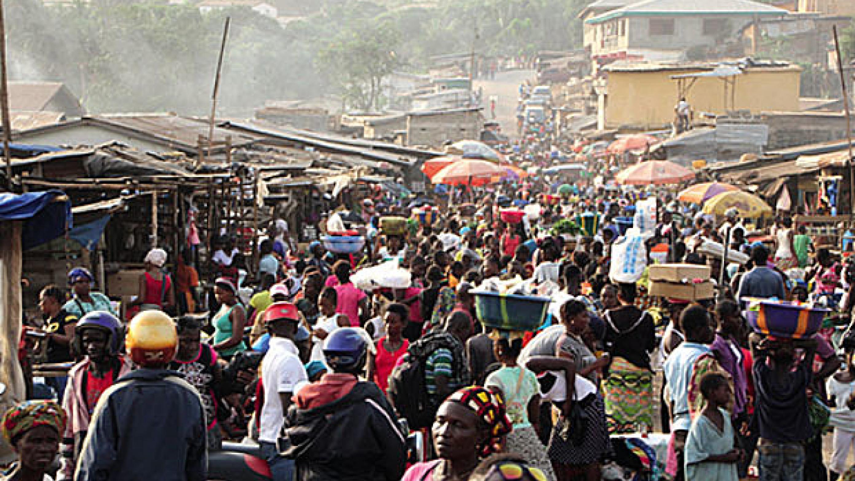 Liv på gaden i Freetown, Sierra Leone.