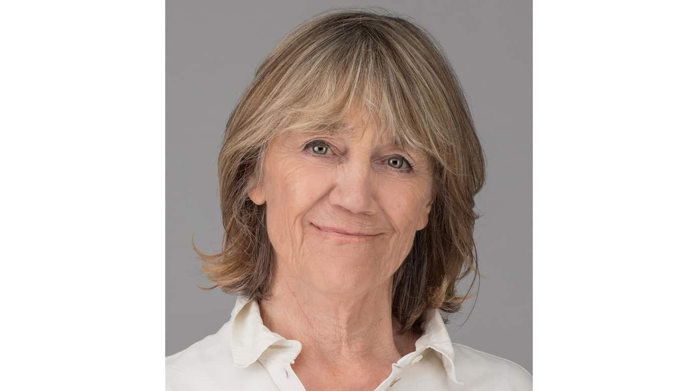 »Jeg er meget optaget af, at børn har en anden måde at være patienter på end voksne. De kræver en anden omhu og forståelse ud fra det udviklingstrin, de er på, når man møder dem som læge. Og så er jeg optaget af forældrene. Hvor afgørende det er, at man som læge kan håndtere, både hvor ængstelige, bekymrede, frustrerede og nogle gange vrede de kan være – og hjælpe dem til at håndtere deres børns sygdom«, siger Anne Mette Skovgaard. Foto: SDU