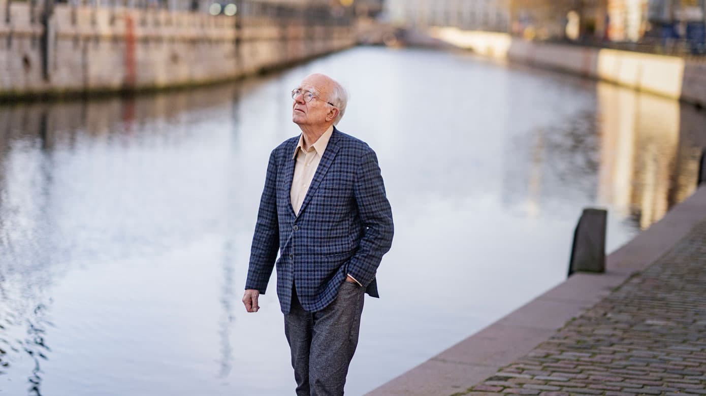 De danske farvande er forurenet med PFAS, siger professor Philippe Grandjean, og stofferne kommer mange steder fra. Virksomheder i Belgien og Holland udleder spildevand med PFAS til Vesterhavet, fabrik­ker i USA udleder PFAS i floderne, som løber ud i den mexicanske golf og bliver en del af Golfstrømmen, som transporterer vand herop. Foto: Claus Bech. 