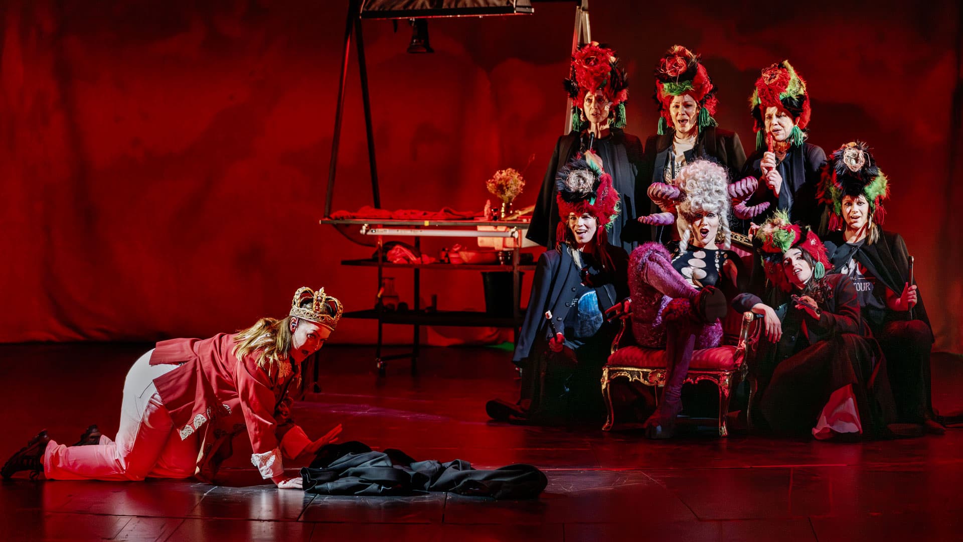 Kitt Maiken Mortensen, Christine Albeck Børge, Yael Gaathon, Kirsten Olesen (bagerst), Marie Bach, Jeanett Albeck, Ellaha Lack og Maria Albrechtsen (forrest). Foto: Camilla Winther. 