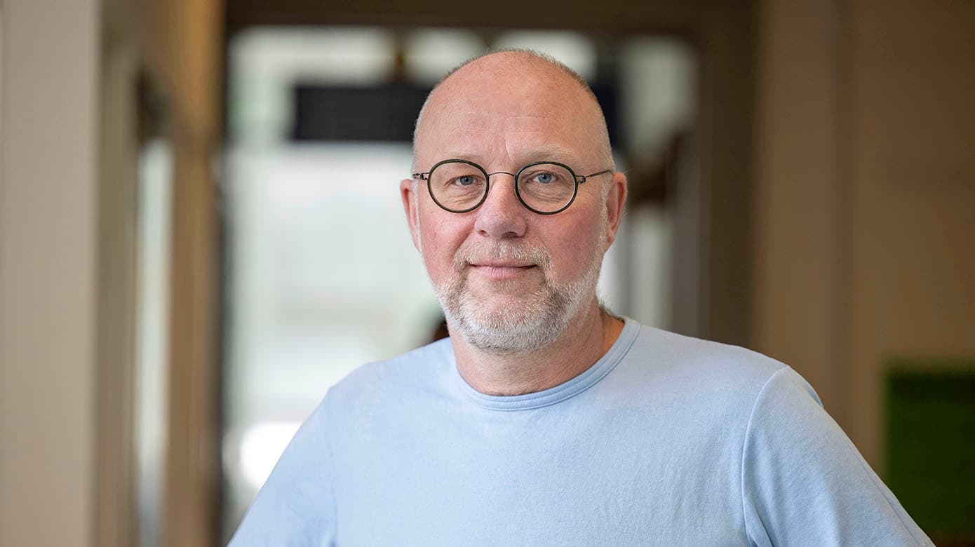 Når man tager POCT-test, så er mange af dem ikke særligt klinisk meningsfulde, erkender Jonas Hansen, cheflæge på Børn- og Unge­-afdelingen på Aalborg Universitetshospital. Her er man netop nu i gang med et testopgør og en kulturforandring. Foto: Lars Horn/Baghuset