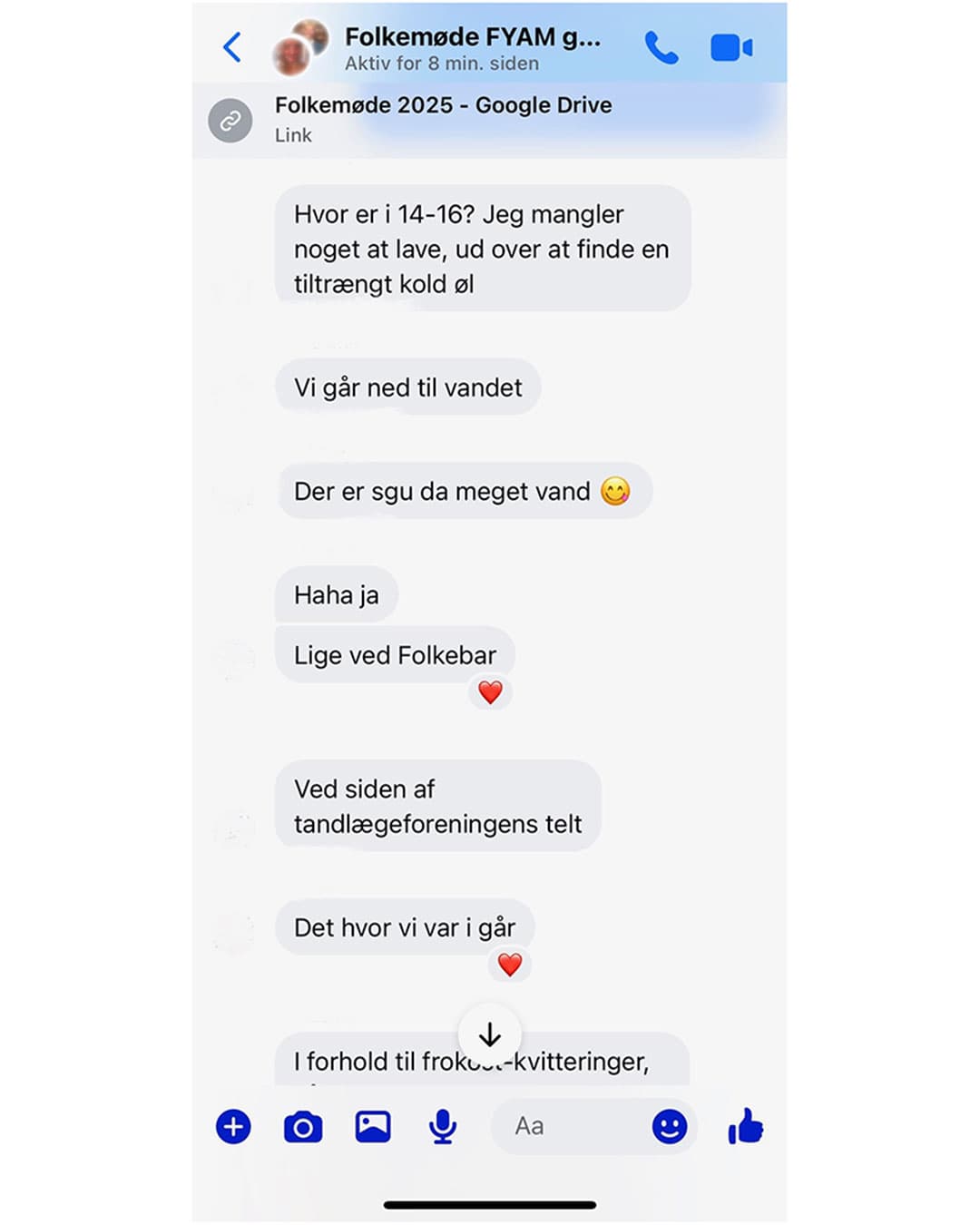 FYAM har otte yngre almenmedicinere med til folkemøde, og de spreder sig ud og sørger for at deltage i mange forskellige debatter. En Messenger-tråd hjælper, så de kan finde hinanden til fælles frokost og så videre …