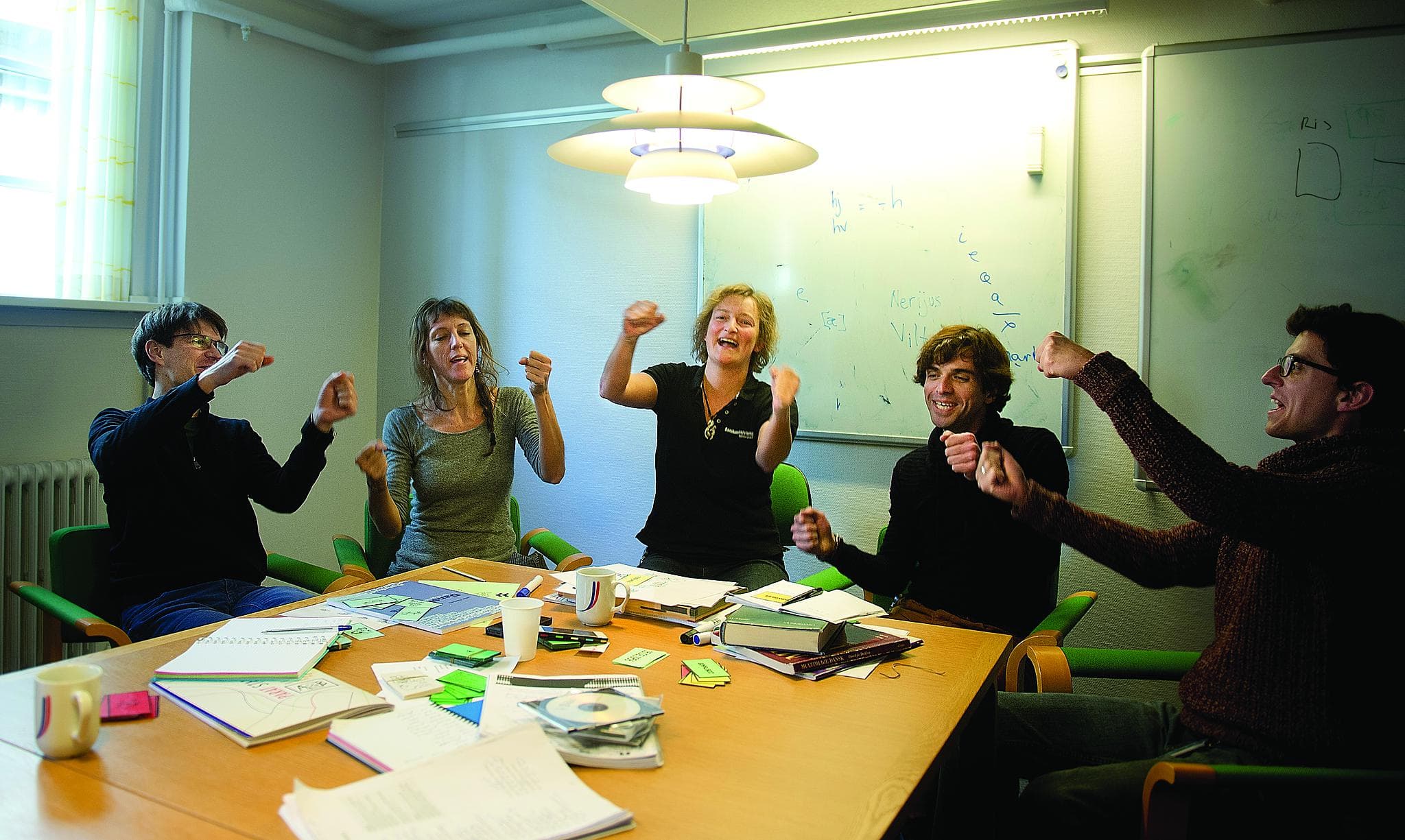 Danskundervisning må gerne være sjov. Når de nye udenlandske speciallæger hver dag synger på dansk, hjælper det dem til at lære at lægge trykket rigtigt.
Foto: Hung Tien Vu