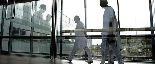 Lægerne på Region Nordjyllands hospitaler - her Aalborg Universitetssygehus - mener, at grænsen for effektiviseringer og nedskæringer er nået.