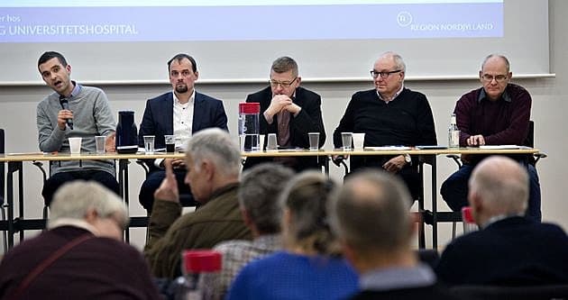 Bl.a. Lægeforeningens formand Andreas Rudkjøbing (til venstre) debatterede kvalitet på medlemsmødet i Lægeforeningen Region Nordjylland i går.