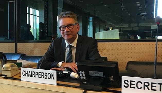 Jens Modvig i formandsstolen i Geneve.