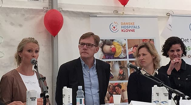 Fra venstre: Helle Søholm(YL), Niels Reichstein Larsen - Hospitalsdirektør på Bornholm Hospital, Sophie Hæstorp Andersen - Regionrådsformand, Camilla Hersom, formand for Danske Patienter