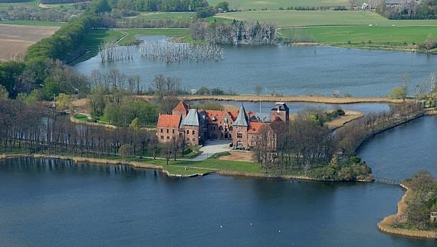 Landskabet er nok attraktivt på Lolland, men det lokker ikke læger nok til. Foto: Colourbox.