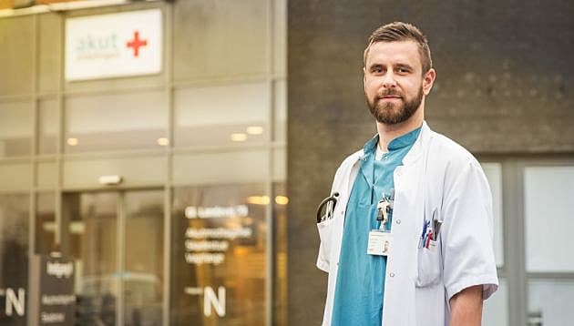 Jesper Brink Svendsen er formand for Yngre Lægers arbejdsmiljøudvalg. Foto: Mark Cowper Dyer