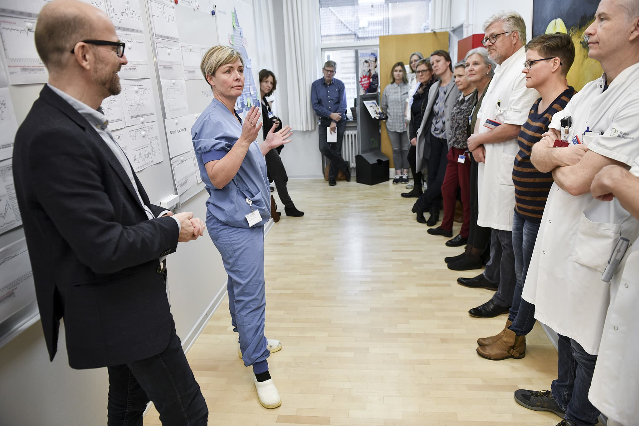 Tavlemøde mellem direktion og afdelingsledelser. Her diskuteres blandt andet aktivitet og hændelser på grundlag af dagsfriske data. Foto Palle Peter Skov.