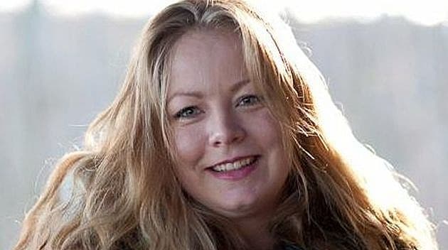 Frederikke Madsen er medicinstuderende og sidder i bestyrelsen i Danske Kvindelige Lægers Forening, hvor hun er tovholder på indsamlingen af eksemplerne. Foto: Privat 