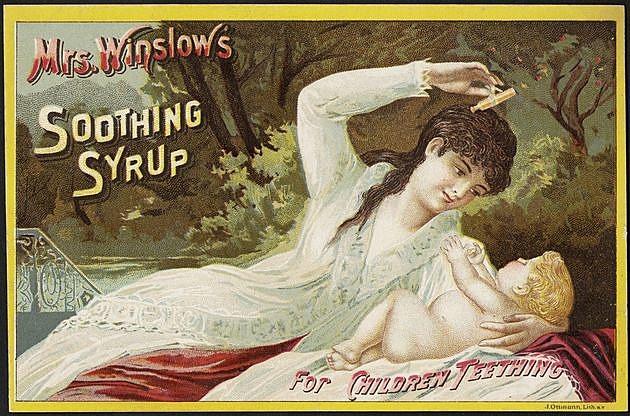 Mrs. Winslows Soothing Syrup blev helt frem til 1930’erne solgt som et vidundermiddel, især til børn, der havde ondt på grund af frembrydende tænder, men også godt mod hoste og rastløshed. Den virksomme ingrediens var morfin. Foto: Wikimedia Commons.
