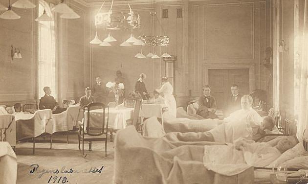 Nødlazaret på Regensen i København 1918 under Den Spanske Syge. Foto: Medicinsk Museion.