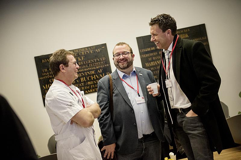 Jens Flensted Lassen, til venstre i billedet, er formand for Dansk Råd for Genoplivning og overlæge på Rigshospitalet. Foto: DRG