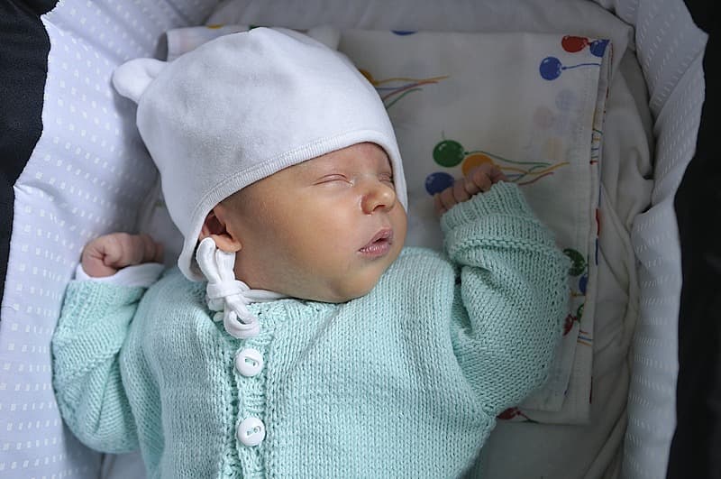 Regeringen vil med udspil til sundhedsreform give nybagte forældre en garanti på to døgn på barselshotel. Men der er ikke lægefaglig evidens for, at det går familien bedre, hvis de er indlagte, siger overlæge. Foto: Colourbox. 