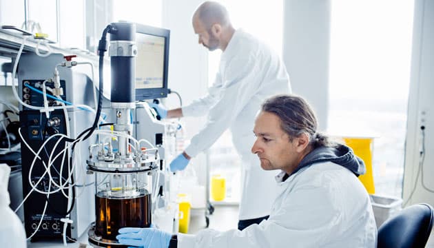 Selvom de har et forspring med at arbejde med udvikling af malariavaccine, får Morten Agertoug Nielsen og Ali Salanti travlt det kommende år. Foto: Claus Boesen