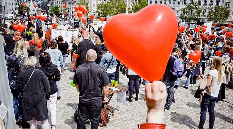 Fra støttedemonstrationen »Happening for Psykiatrien” på Christiansborg Slotsplads i juni 2019.  Foto: Claus Boesen  