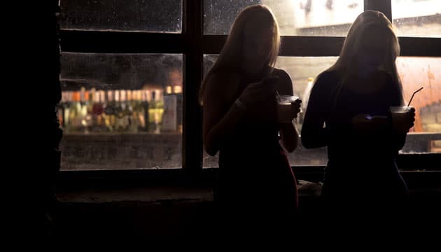 De unges alkoholforbrug er tårnhøjt, endda stigende (Foto: Colourbox)