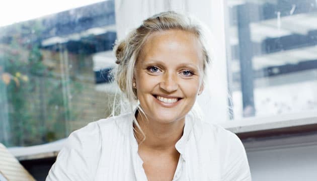 Speciallæge i almen medicin, Marie Høgh Sørensen, er fuldt vaccineret og har netop overstået en infektion med COVID-19. Hun var ikke meget syg og ville normalt have været hjemme tre dage, men fordi det var COVID-19 måtte hun blive hjemme ti arbejdsdage. Arkivfoto: Claus Boesen