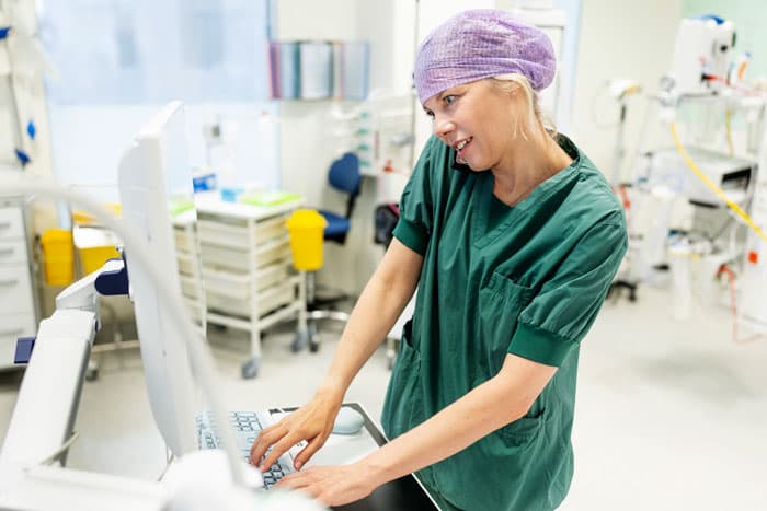 Telefonen ringer stadig, men ikke om natten, for Christine Sølling har ikke længere vagter. Foto: Claus Bech