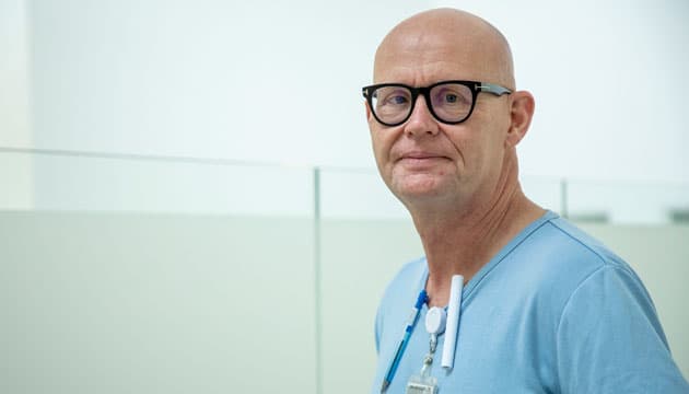 Det akutmedicinske speciale er ved at finde fodfæste på en del akutafdelinger. Det sker med forståelse og opbakning fra hospitalsdirektioner. Formanden for DASEM, Henrik Ømark Petersen, opfordrer flere til at følge trop. Foto: Heidi Lundsgaard