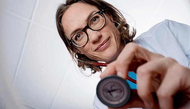 Vært Maja Thiele. Foto: Agnete Schlichtkrul for dr.dk