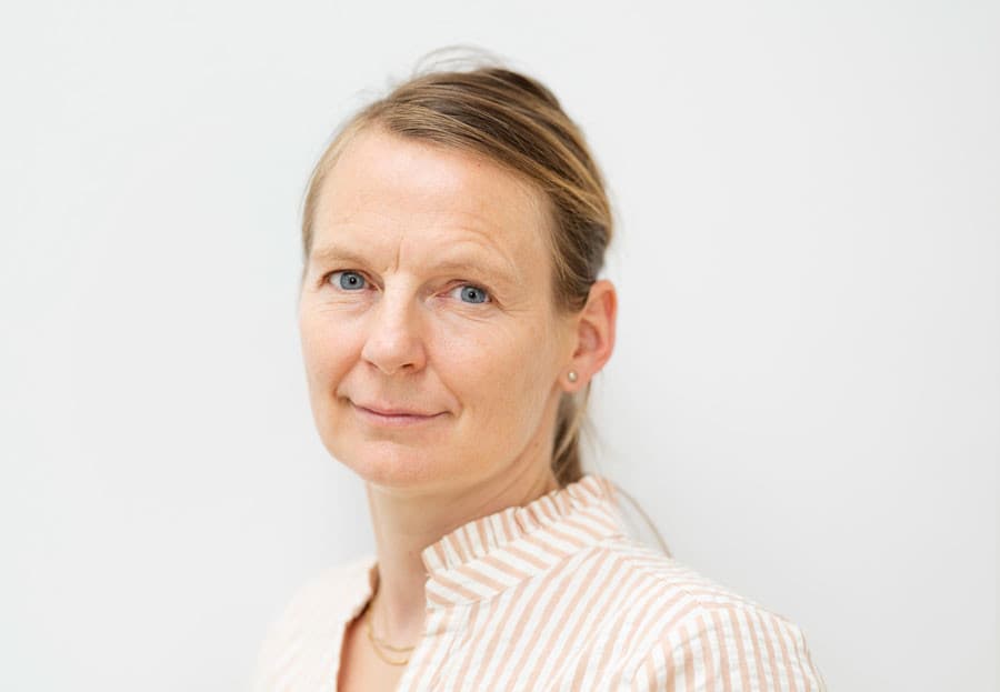 »Jeg sælger jo ikke dåseananas og har rækker af ens varer på hylderne. Det er noget andet, man får som patient i mit lægehus«, Anne Louise Born Sylvest. Foto: Claus Bech 