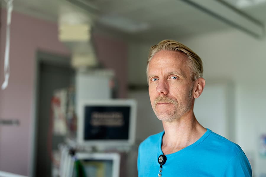 »Vi skal have modet til at sige stop, når vi oplever, at politikerne trækker sundhedsvæsenet i en forkert retning«, siger Simon Hyttel-Sørensen. (Foto: Claus Bech)