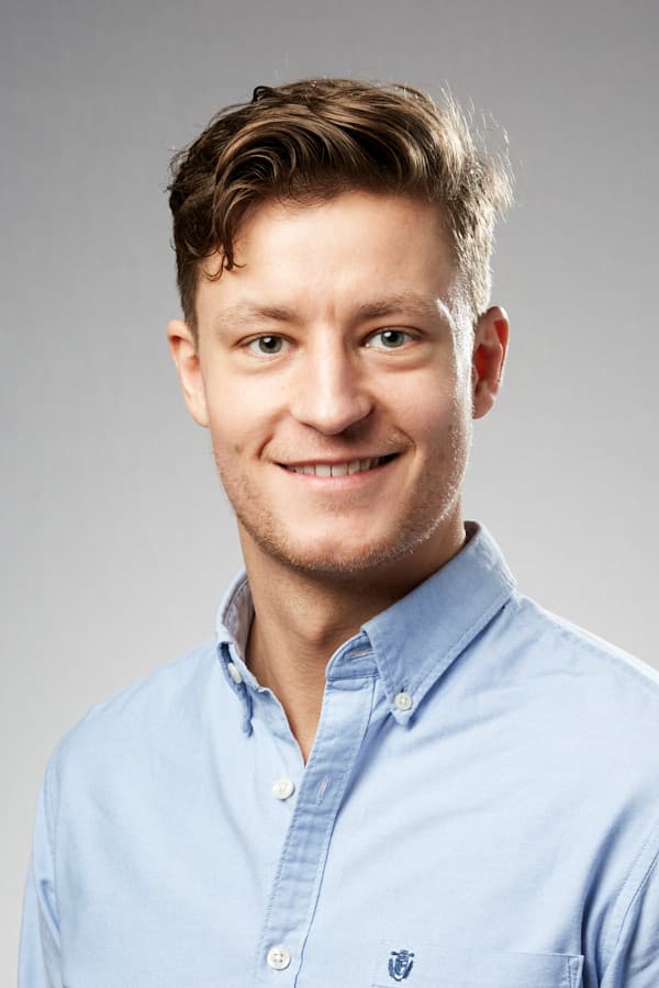 »Det vil være en lappeløsning at lægge uddannelse ud til de private, men nok den lappeløsning, der er brug for. Ellers er der ikke procedurer nok til at få uddannet speciallæger i kirurgi«, siger Jannik Wheler, bestyrelsesmedlem i Yngre Læger.