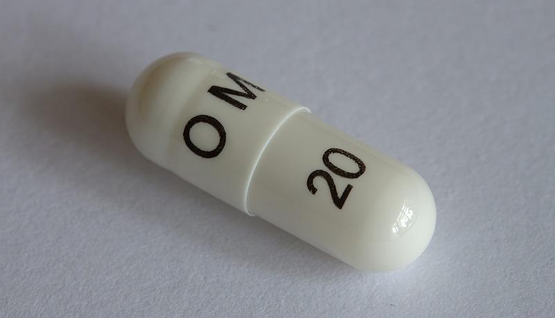 Omeprazol 20 mg. kapsel. Foto: Slick/Wikimedia Commons