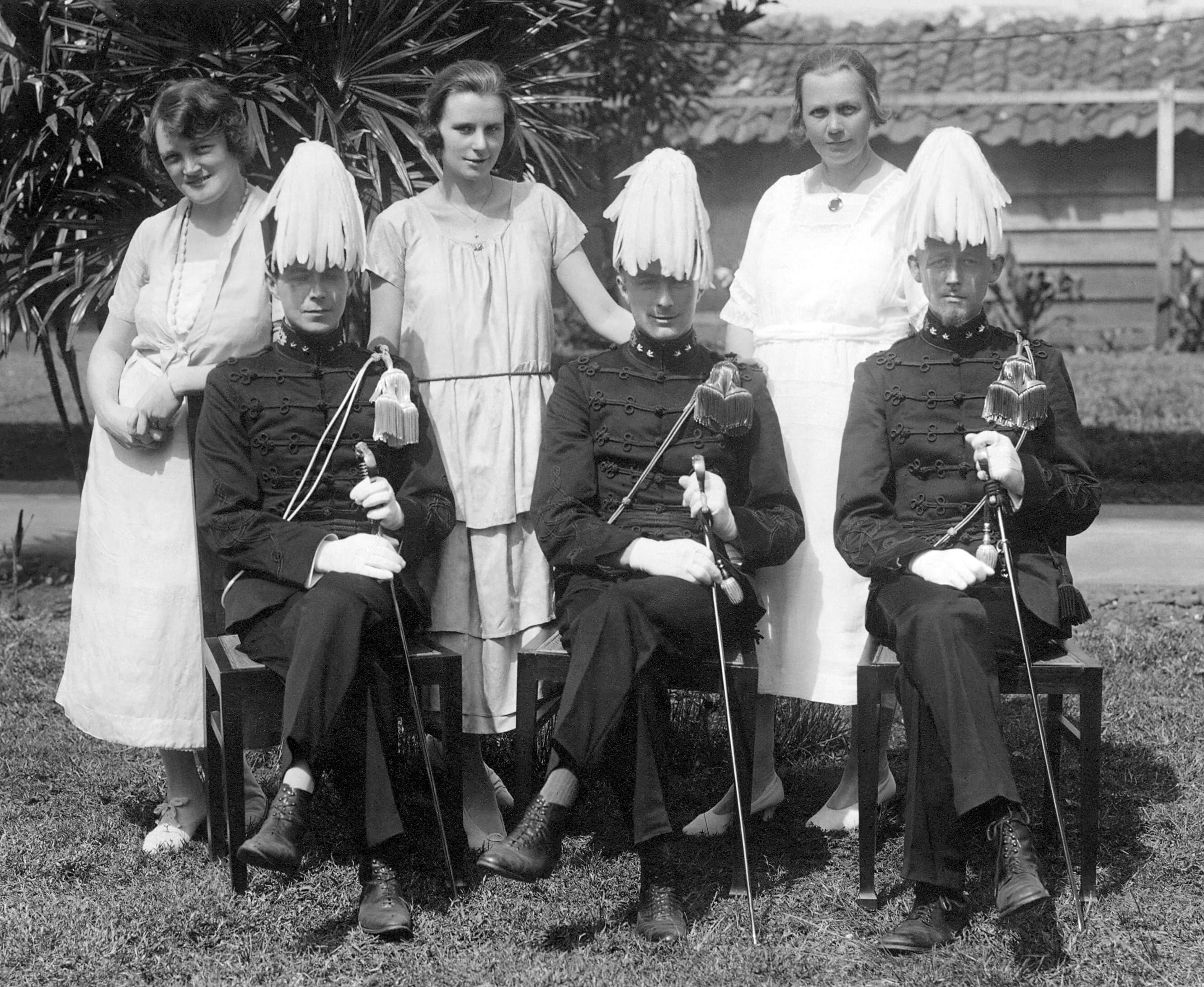] Dronning Vilhelmine af Nederlandenes fødselsdag den 31. august 1922. Yderst t.h. ses Agner Møller i gallauniform, og bag ved ham står hustruen Else. Uniformen er gået tabt, da et barnebarn bar den i hippietiden (ukendt fotograf). 