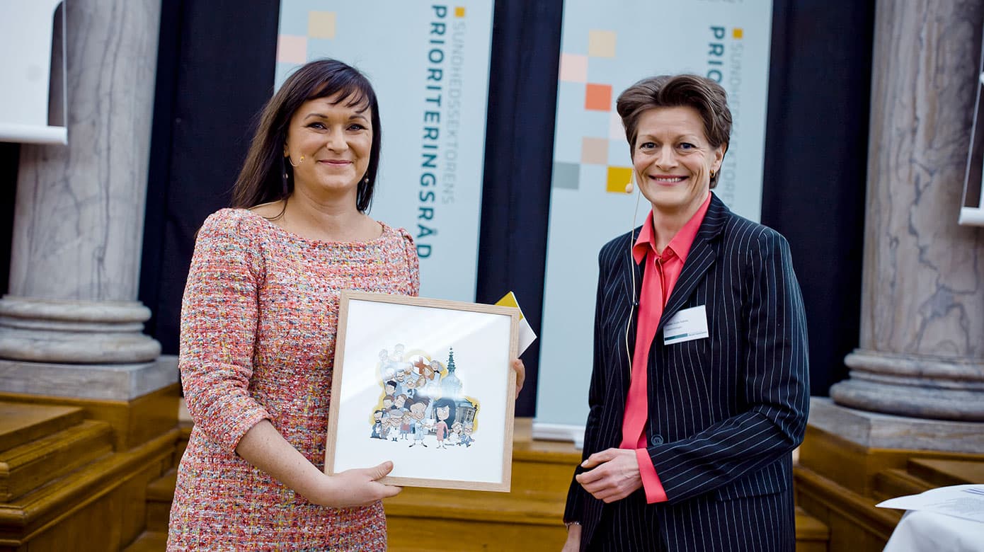 Som formand for Sundhedssektorens Prioriteringsråd overrakte Lægeforeningens formand Camilla Rathcke fredag formiddag rådet 20 anbefalinger til indenrigs- og sundhedsminister Sophie Løhde. Foto: Claus Boesen