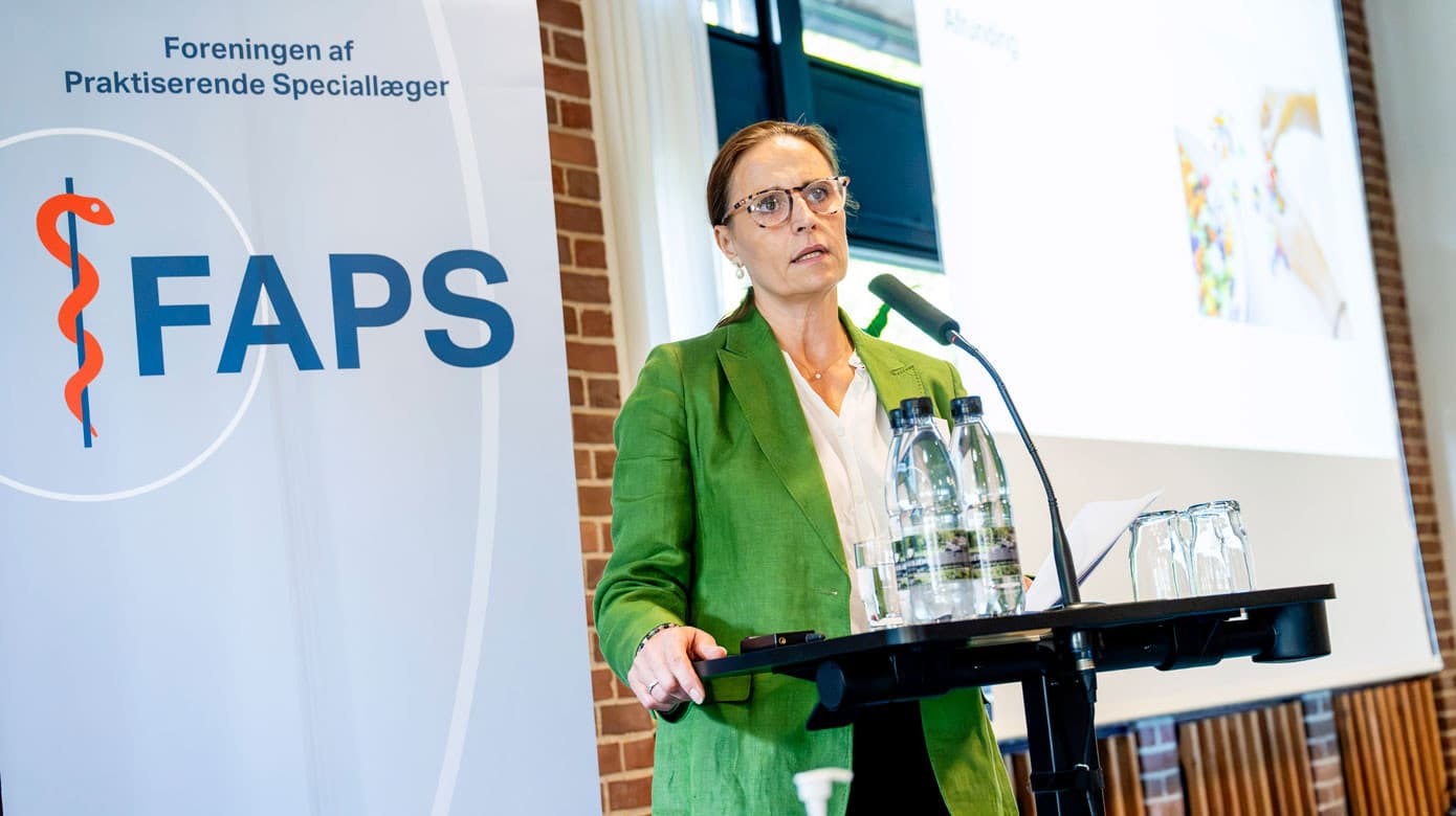 »Det gør indtryk, når politikerne ser, hvordan patienterne bliver udredt og behandlet tæt på hverdagen, og hvordan klinikkerne aflaster sygehusene og skaber sammenhængende forløb«, påpegede Ann-Louise Reventlow-Mourier i sin beretning. Foto: Maria Tuxen Hedegaard