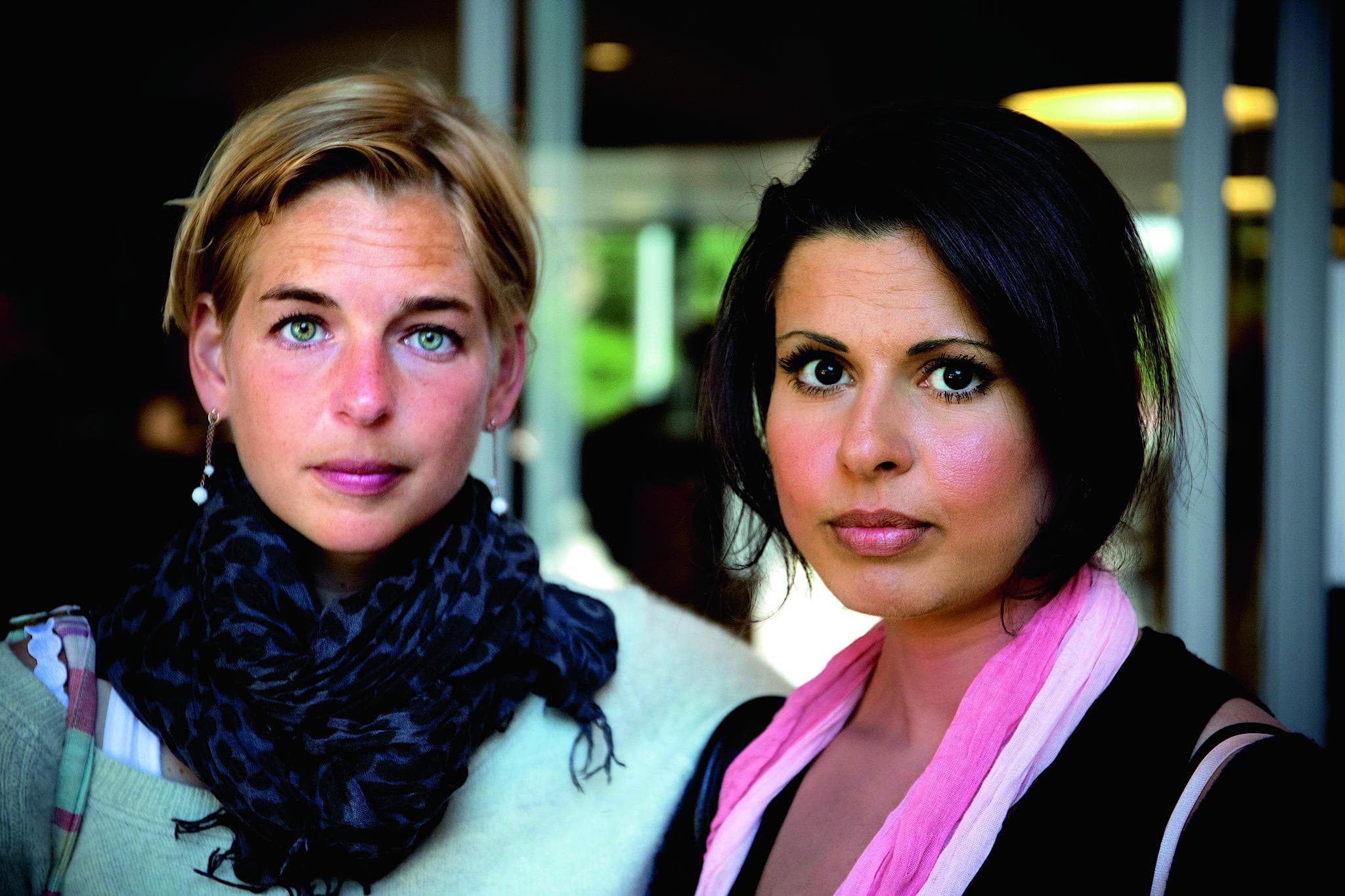 Anæstesiolog Märit Halmin (t.v.) og gynækolog Lollo Makdessi er initiativtagere til lægeropråbet. »Det nye i Sverige er, at man nu diskuterer systemet og ideologien i sin helhed,« siger Lollo Makdessi.