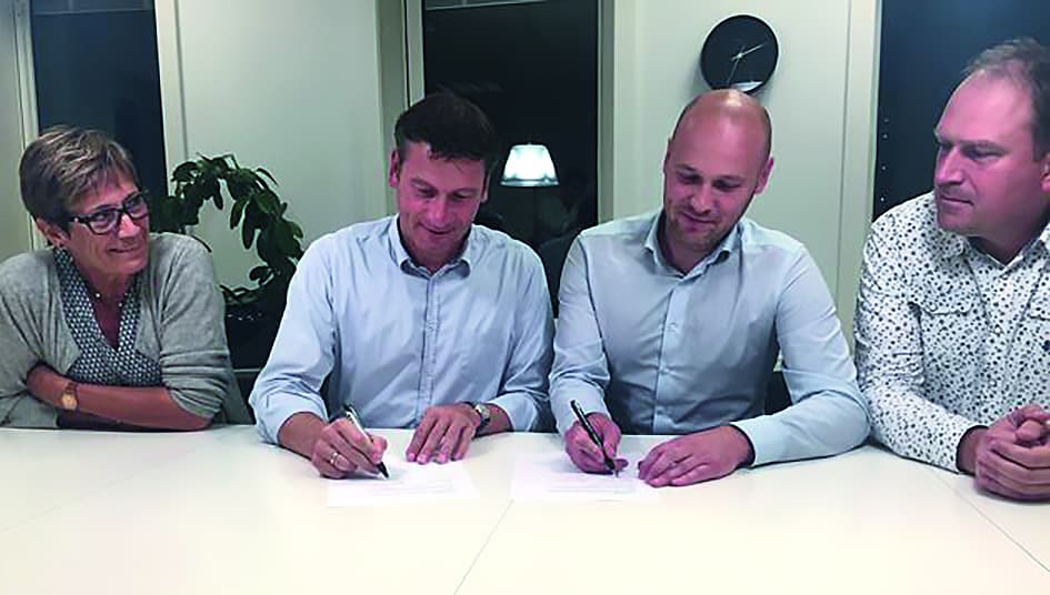 OK-aftalen underskrives i nat. Fra venstre Signe Friberg-Nielsen, RLTN, Christian Freitag, PLO, Anders Kühnau, RLTN og Jonatan Schloss, PLO. Foto: Charlotte Kiil Poulsen