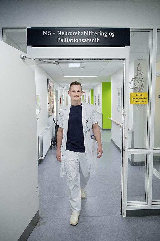 René Tidemand Larsen begyndte 1. oktober på akutmodtagelsen i Thisted og fortsætter derefter i behandlerhuset Dokken, også Thisted. Foto: Lars Horn.