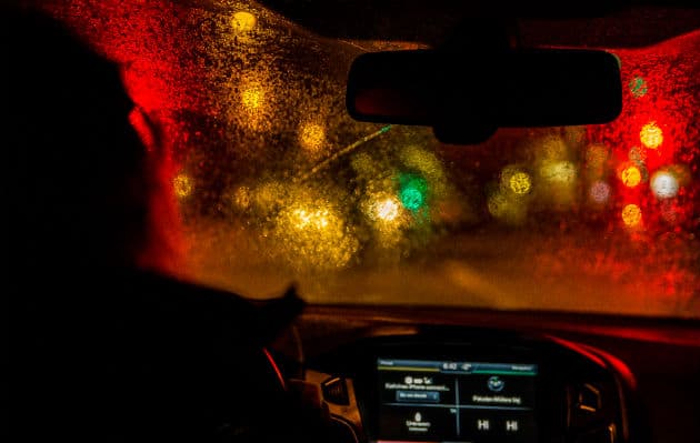 De 13 unge læger, der er med i Køreklubben kører tidligt om morgenen fra Aaarhus, hvor de bor, til sygehuset i Herning, hvor de arbejder. Foto: Jesper Balleby.