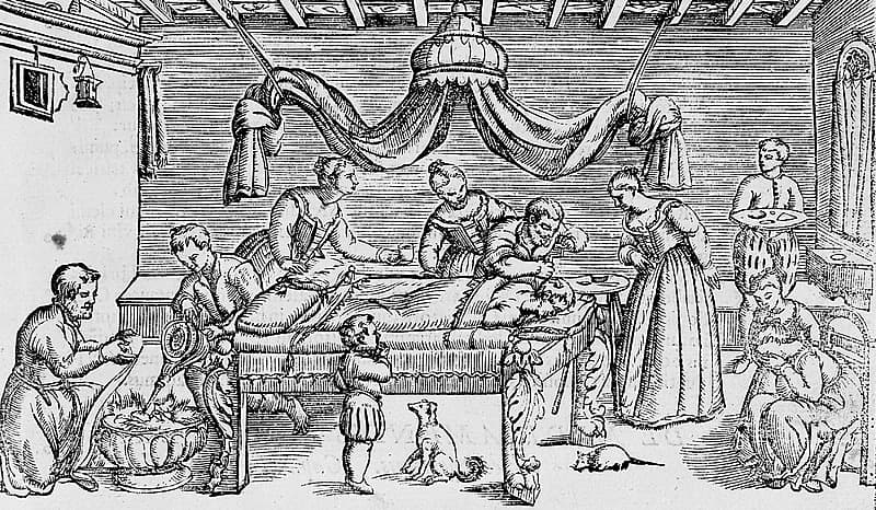 Assistenter og tilskuere er samlet om 1600-tals kirurgen, der trepanerer en patient med kraniebrud. Billede fra The Welcome Collection