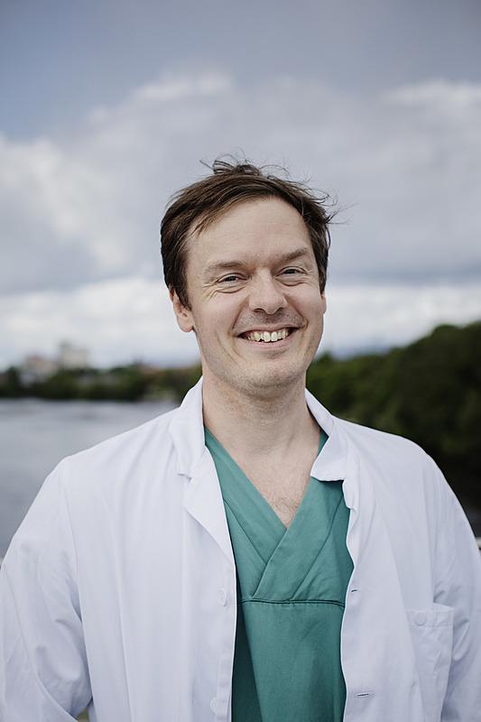 Simon Munkesø Palludan fik en hoveduddannelse i almen medicin, men han følte ikke, at han var færdig med anæstesien. Foto: Therese Alice Sanne.