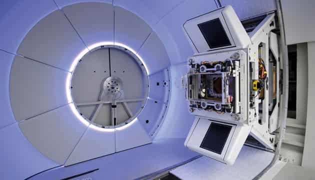 Et partikelforløb strækker sig over 28 gange. Der er sat 20-30 minutter af til hver behandling i behandlingsrummet, men selve behandlingen varer ikke mere end et par minutter. Foto: Jesper Voldgaard