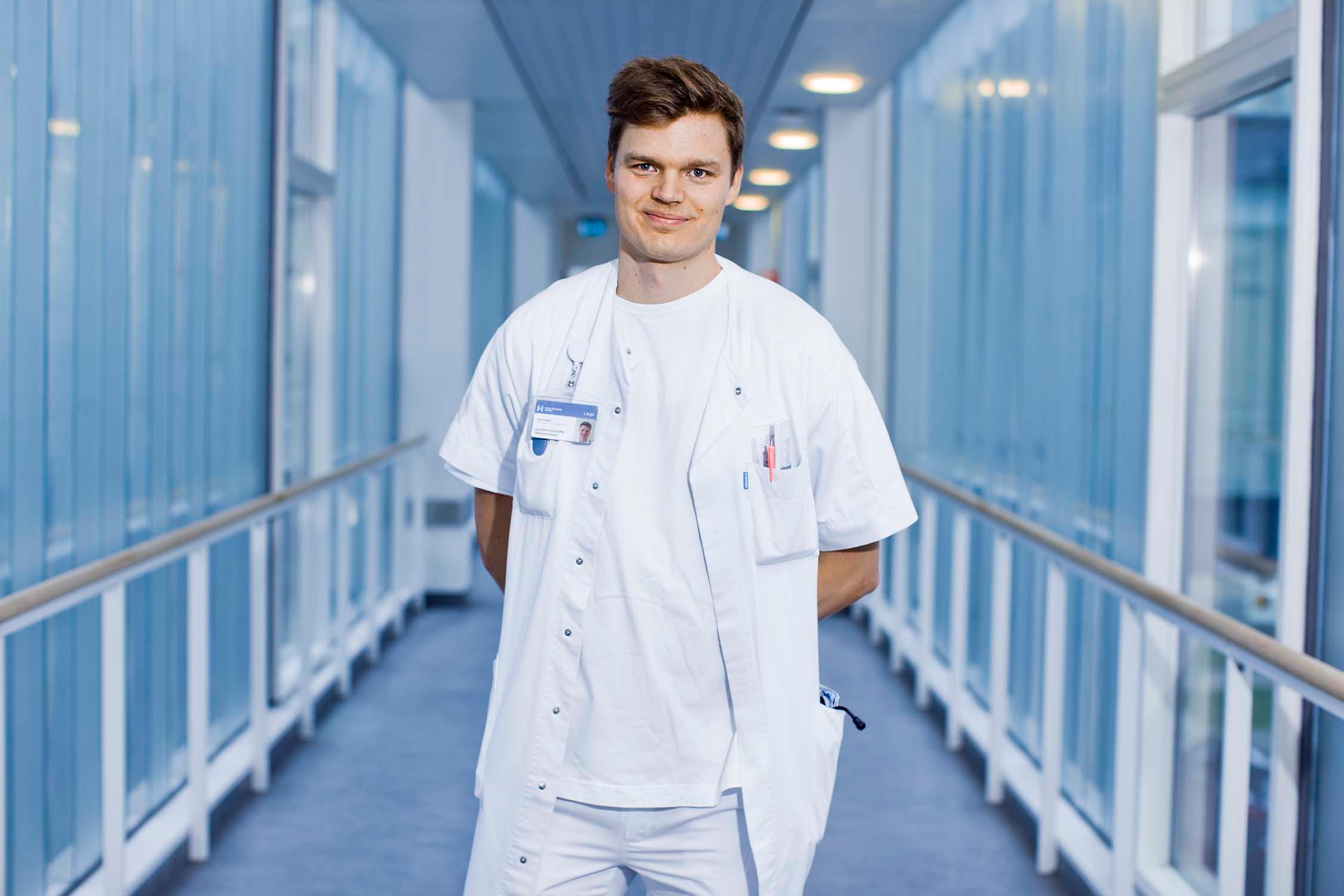 Lui Näslund Koch arbejder 60 procent i klinik og 40 procent som FTR. I gennemsnit har han tre dage om ugen til klinisk arbejde. Foto: Claus Boesen 