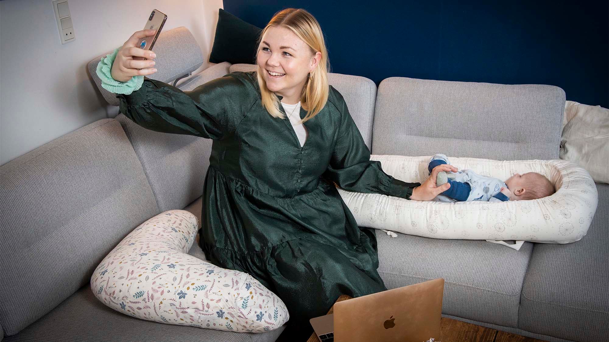 Marie Bendix Simonsen er vant til at tænke højt og dele sine overvejelser om lægelivet med de 4.500 følgere på hendes instagramprofil @yngrelægeliv. Foto: Heidi Lundsgaard